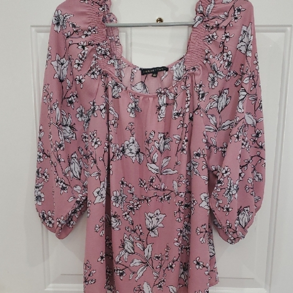 Adrienne Vittadini Floral Blouse Ruched Neck Line  Pink and  White XL
